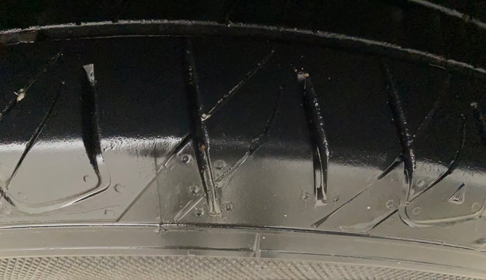 2017 Hyundai Creta SX PLUS 1.6 PETROL, Petrol, Manual, 75,155 km, Right Front Tyre Tread