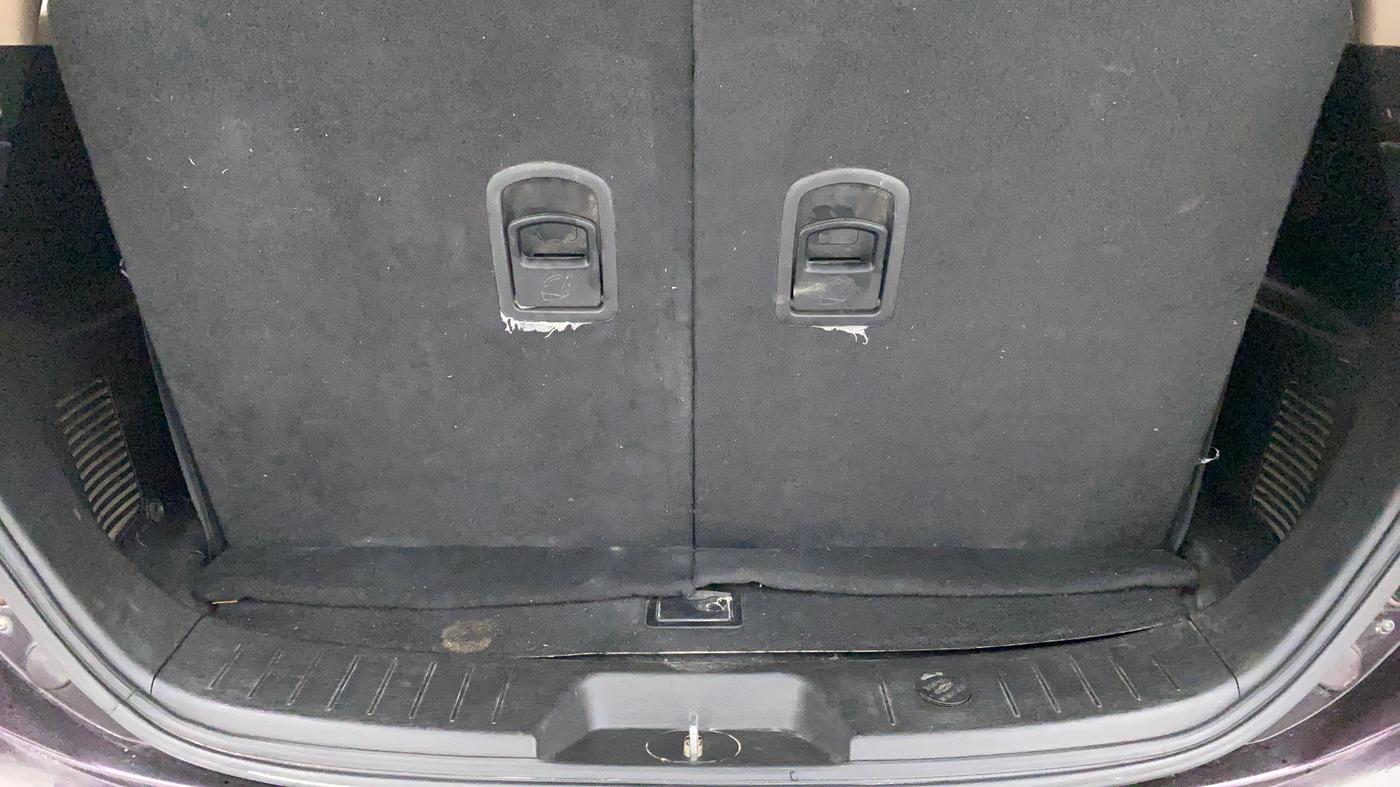 2013 Mahindra XUV500 W8, Diesel, Manual, 78,367 km, Boot Inside