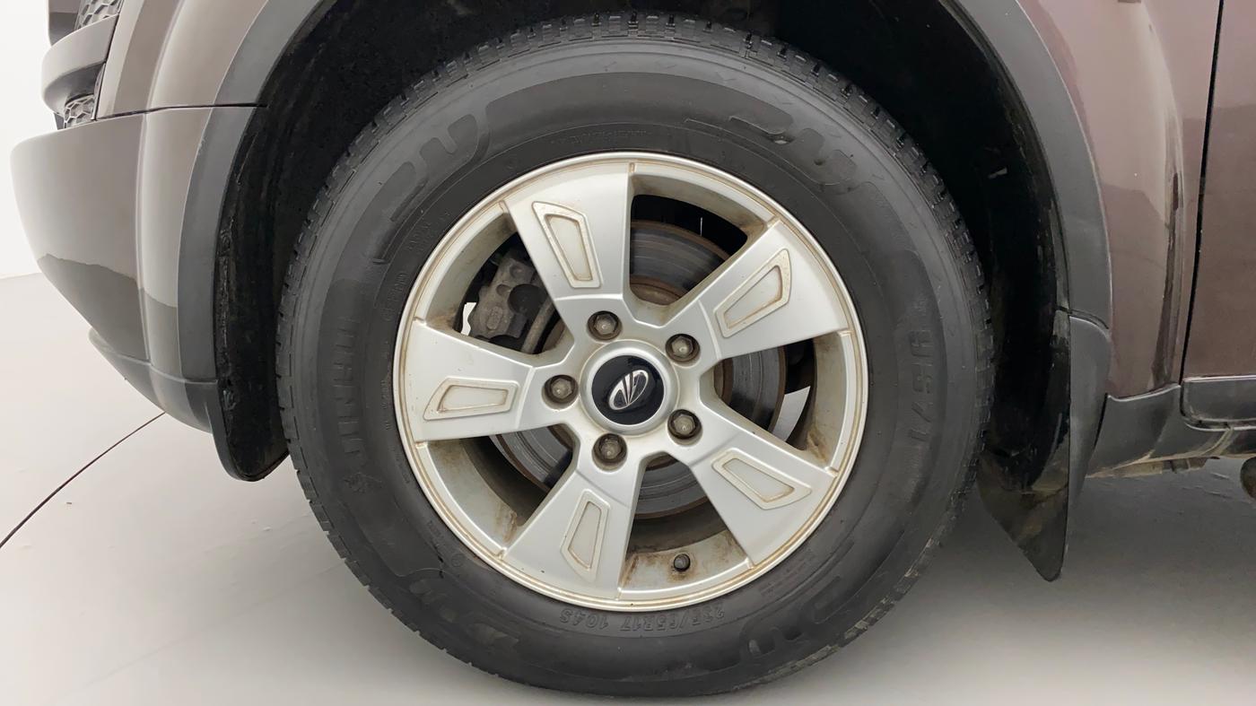 2013 Mahindra XUV500 W8, Diesel, Manual, 78,367 km, Left Front Wheel