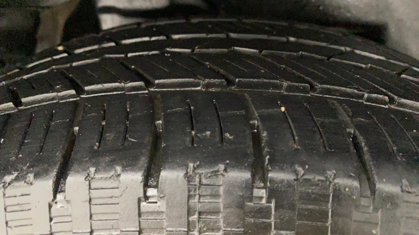 2013 Mahindra XUV500 W8, Diesel, Manual, 78,367 km, Right Rear Tyre Tread