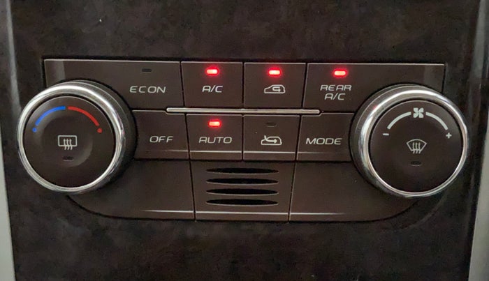 2013 Mahindra XUV500 W8, Diesel, Manual, 78,367 km, Automatic Climate Control