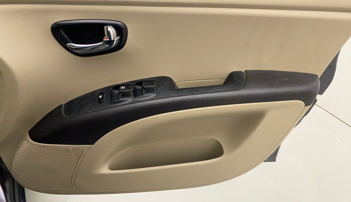 2015 Hyundai i10 SPORTZ 1.1, Petrol, Manual, 41,578 km, Driver Side Door Panels Control