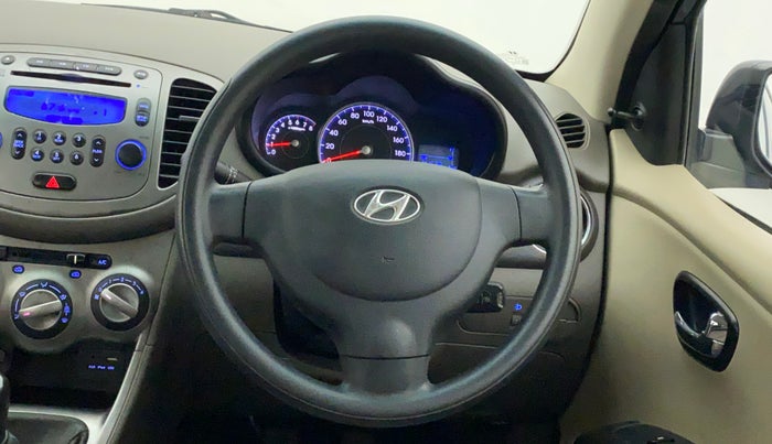 2015 Hyundai i10 SPORTZ 1.1, Petrol, Manual, 41,578 km, Steering Wheel Close Up