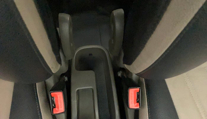 2015 Hyundai i10 SPORTZ 1.1, Petrol, Manual, 41,578 km, Driver Side Adjustment Panel