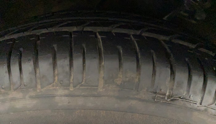 2015 Hyundai i10 SPORTZ 1.1, Petrol, Manual, 41,578 km, Right Rear Tyre Tread