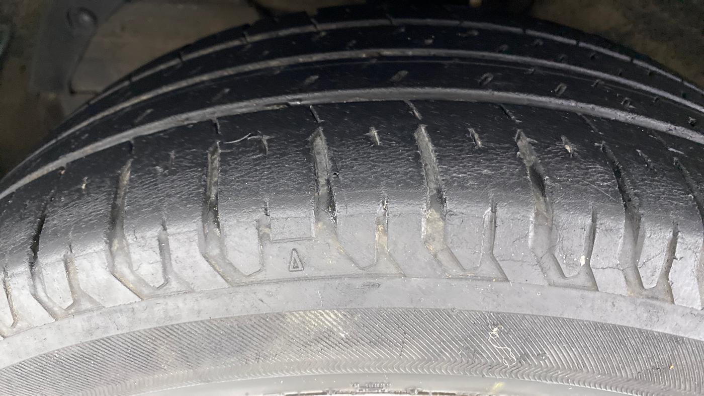 2017 Maruti Baleno ZETA 1.2 K12, Petrol, Manual, 76,008 km, Left Front Tyre Tread