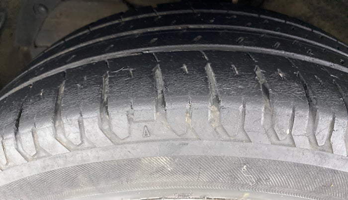 2017 Maruti Baleno ZETA 1.2 K12, Petrol, Manual, 76,008 km, Left Front Tyre Tread