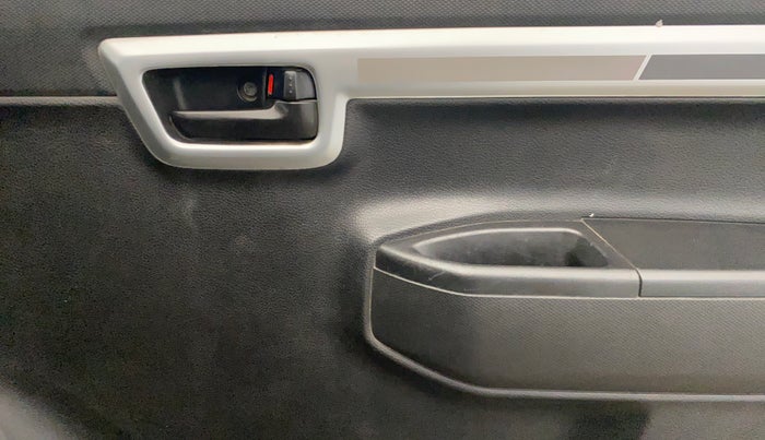 2020 Maruti S PRESSO VXI CNG, CNG, Manual, 70,424 km, Driver Side Door Panels Control