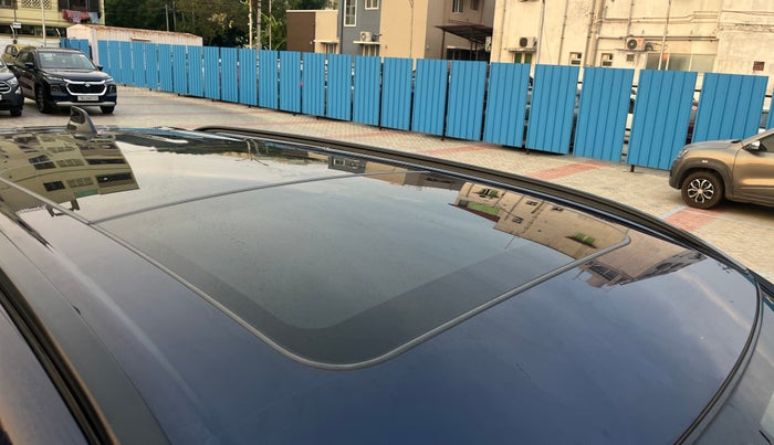 2022 Maruti Grand Vitara ALPHA SMART HYBRID AT, Petrol, Automatic, 34,745 km, Moonroof/ Sunroof