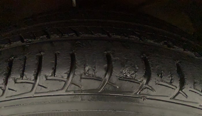 2016 Maruti Baleno DELTA CVT PETROL 1.2, Petrol, Automatic, 58,631 km, Right Front Tyre Tread