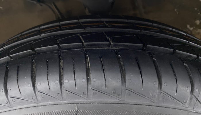 2020 Maruti Alto LXI, Petrol, Manual, 29,981 km, Left Front Tyre Tread