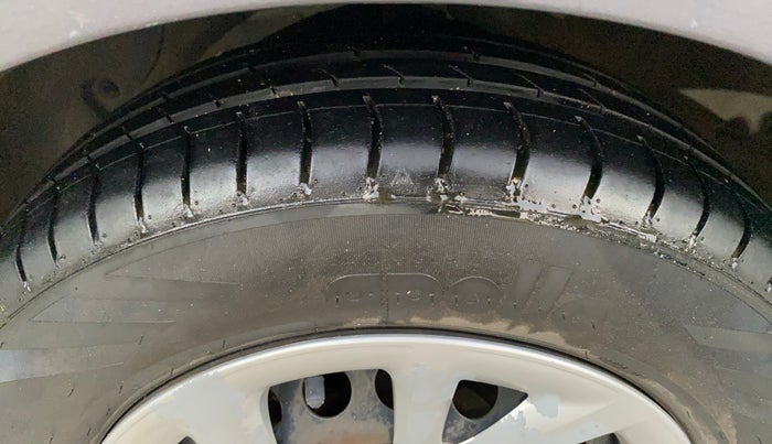 2017 Hyundai Grand i10 MAGNA 1.2 KAPPA VTVT, Petrol, Manual, 82,647 km, Left Front Tyre Tread