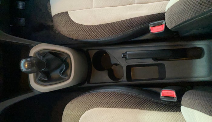 2017 Hyundai Grand i10 MAGNA 1.2 KAPPA VTVT, Petrol, Manual, 82,647 km, Gear Lever