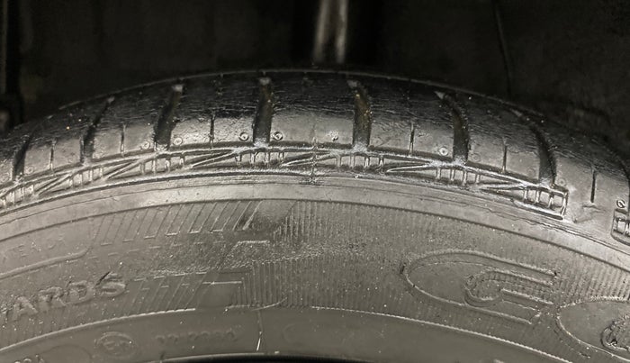 2022 Hyundai GRAND I10 NIOS SPORTZ 1.2 KAPPA VTVT, Petrol, Manual, 44,038 km, Right Rear Tyre Tread