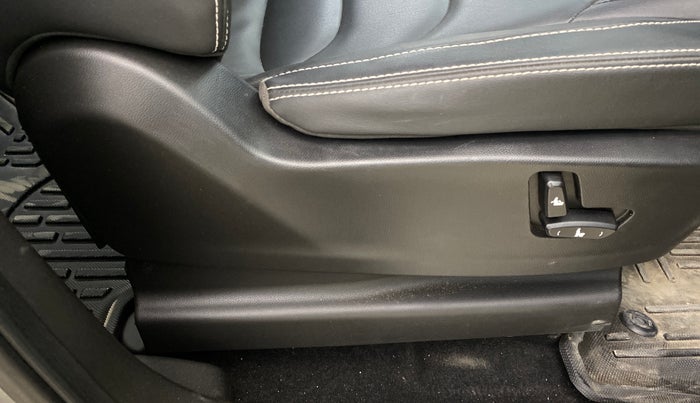 2019 MG HECTOR SHARP 1.5 DCT PETROL, Petrol, Automatic, 85,360 km, Driver Side Adjustment Panel