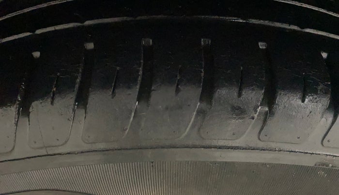 2019 Maruti Swift VXI, Petrol, Manual, 83,411 km, Right Rear Tyre Tread