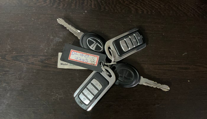 2016 Tata Tiago XE PETROL, Petrol, Manual, 48,084 km, Key Close Up