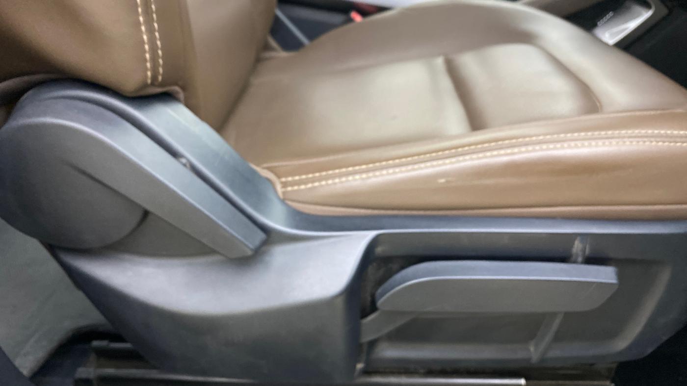 2020 Tata Harrier XZ 2.0L, Diesel, Manual, 69,818 km, Driver Side Adjustment Panel