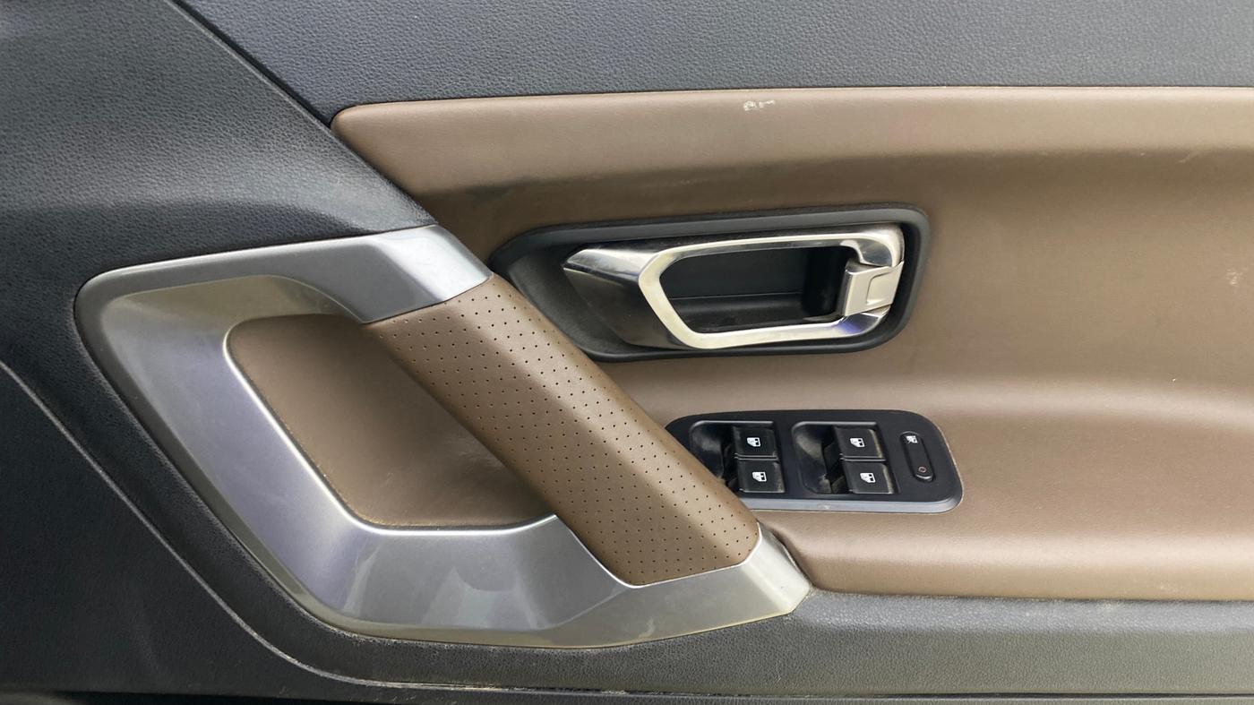 2020 Tata Harrier XZ 2.0L, Diesel, Manual, 69,818 km, Driver Side Door Panels Control