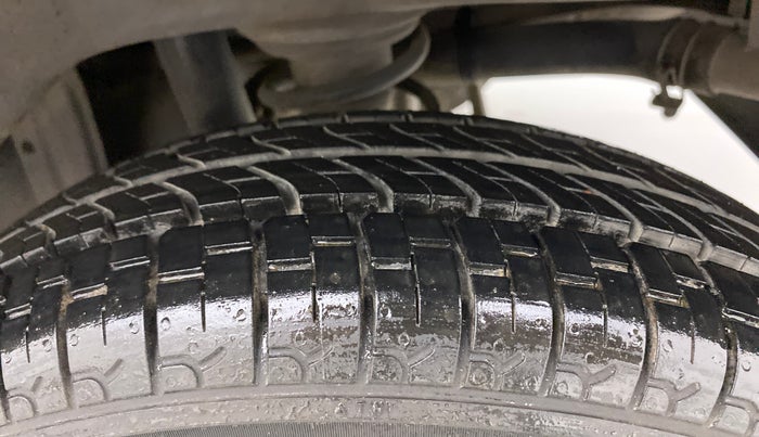 2017 Maruti Alto 800 LXI, Petrol, Manual, 64,054 km, Left Rear Tyre Tread