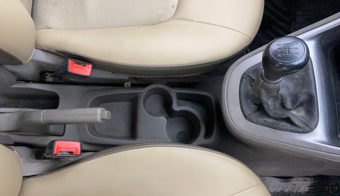 2013 Hyundai i10 MAGNA 1.1, CNG, Manual, 77,830 km, Gear Lever