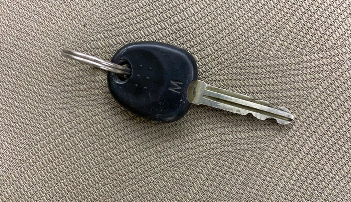 2013 Hyundai i10 MAGNA 1.1, CNG, Manual, 77,830 km, Key Close Up