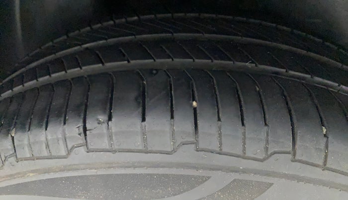 2017 Volkswagen Vento HIGHLINE DIESEL 1.5, Diesel, Manual, 66,213 km, Right Rear Tyre Tread