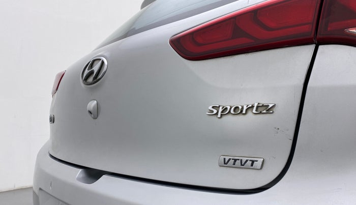 2016 Hyundai Elite i20 SPORTZ 1.2, Petrol, Manual, 70,313 km, Dicky (Boot door) - Slightly dented