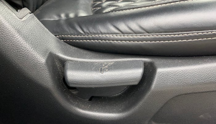 2019 Hyundai Elite i20 MAGNA PLUS 1.2, Petrol, Manual, 22,213 km, Driver Side Adjustment Panel