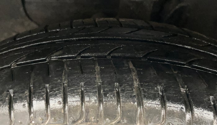 2019 Hyundai Elite i20 MAGNA PLUS 1.2, Petrol, Manual, 22,213 km, Left Front Tyre Tread