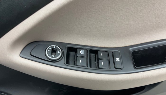 2019 Hyundai Elite i20 MAGNA PLUS 1.2, Petrol, Manual, 22,213 km, Driver Side Door Panels Control