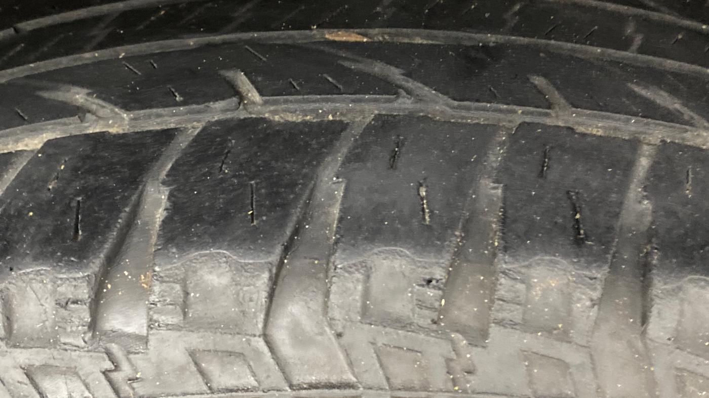 2017 Renault Duster RXS CVT, Petrol, Automatic, 55,000 km, Left Rear Tyre Tread