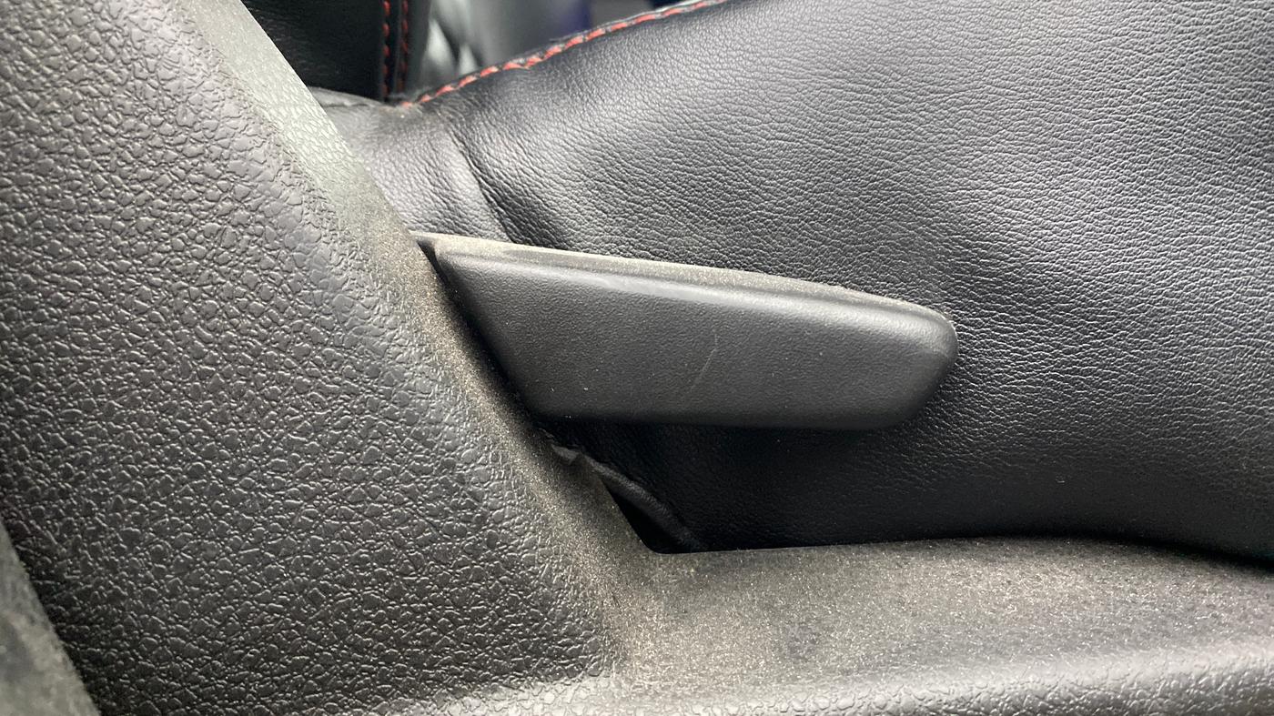 2017 Renault Duster RXS CVT, Petrol, Automatic, 55,000 km, Driver Side Adjustment Panel