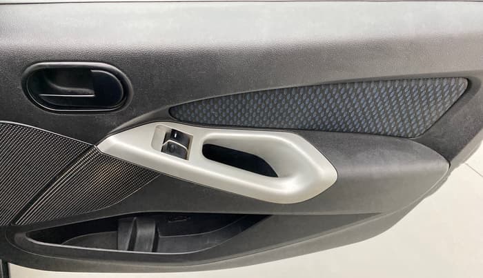 2012 Ford Figo 1.4 TITANIUM DURATORQ, Diesel, Manual, 97,714 km, Driver Side Door Panels Control
