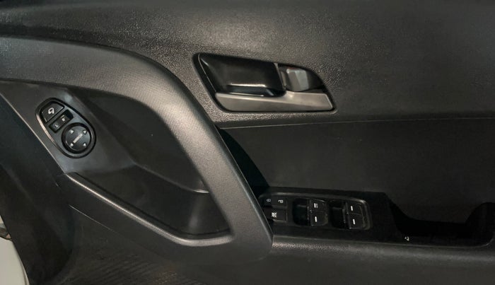 2016 Hyundai Creta SX PLUS 1.6 PETROL SPECIAL EDITION, Petrol, Manual, 60,897 km, Driver Side Door Panels Control