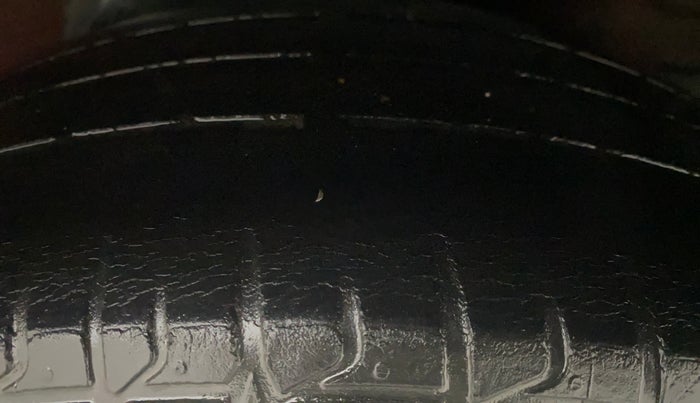 2015 Hyundai Verna FLUIDIC 4S1.6 VTVT SX O, Petrol, Manual, 70,607 km, Left Rear Tyre Tread