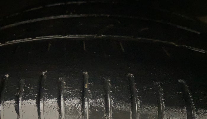 2015 Hyundai Verna FLUIDIC 4S1.6 VTVT SX O, Petrol, Manual, 70,607 km, Right Front Tyre Tread