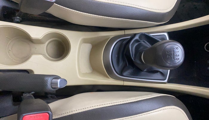 2015 Hyundai Verna FLUIDIC 4S1.6 VTVT SX O, Petrol, Manual, 70,607 km, Gear Lever