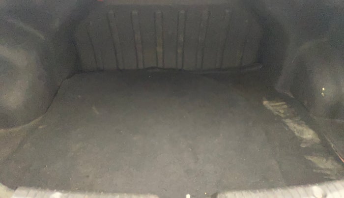 2015 Hyundai Verna FLUIDIC 4S1.6 VTVT SX O, Petrol, Manual, 70,607 km, Boot Inside