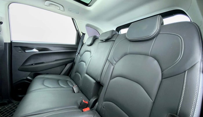 2019 MG HECTOR SHARP DCT PETROL, Petrol, Automatic, 39,762 km, Right Side Rear Door Cabin