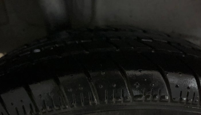 2019 Maruti New Wagon-R LXI CNG (O) 1.0, CNG, Manual, 28,122 km, Right Rear Tyre Tread