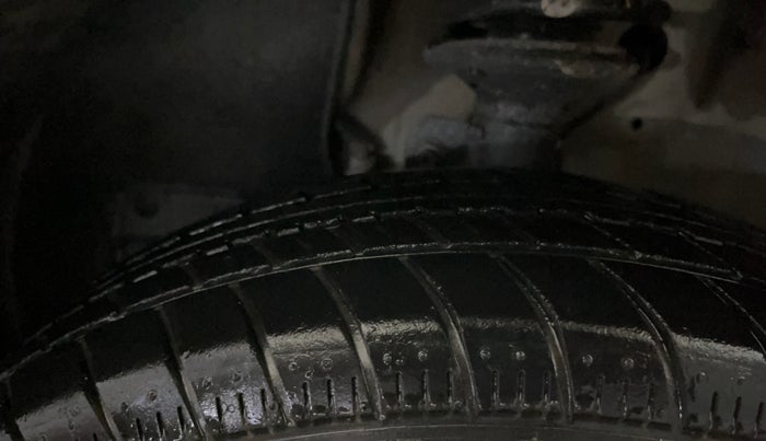 2019 Maruti New Wagon-R LXI CNG (O) 1.0, CNG, Manual, 28,122 km, Left Front Tyre Tread