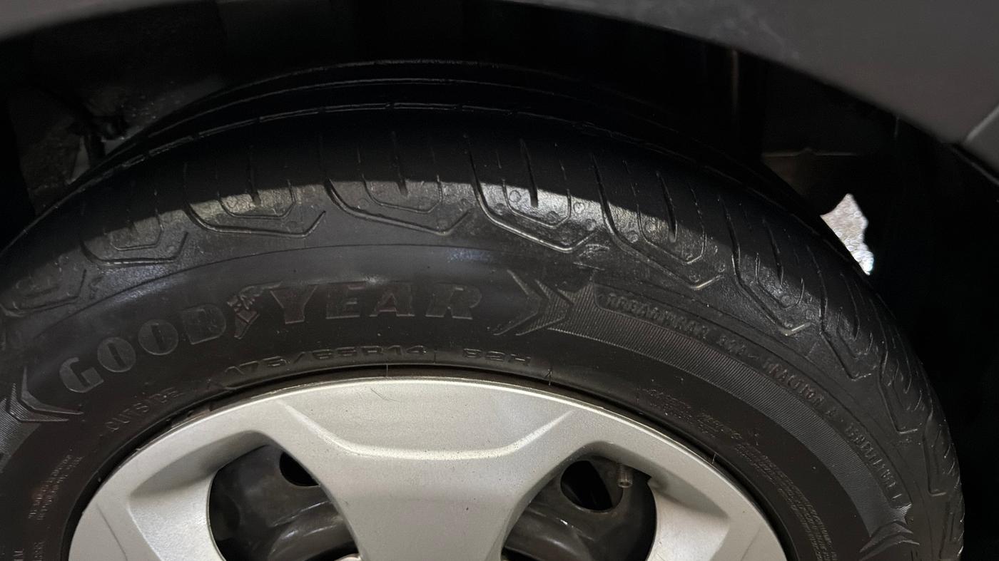 2023 Tata Tiago XT (O) PETROL, CNG, Manual, 49,591 km, Left Rear Tyre Tread