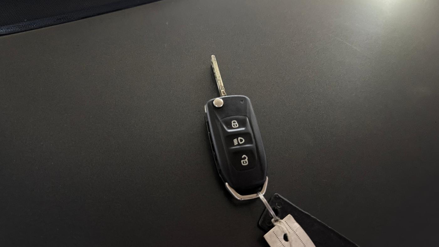 2023 Tata Tiago XT (O) PETROL, CNG, Manual, 49,591 km, Key Close Up