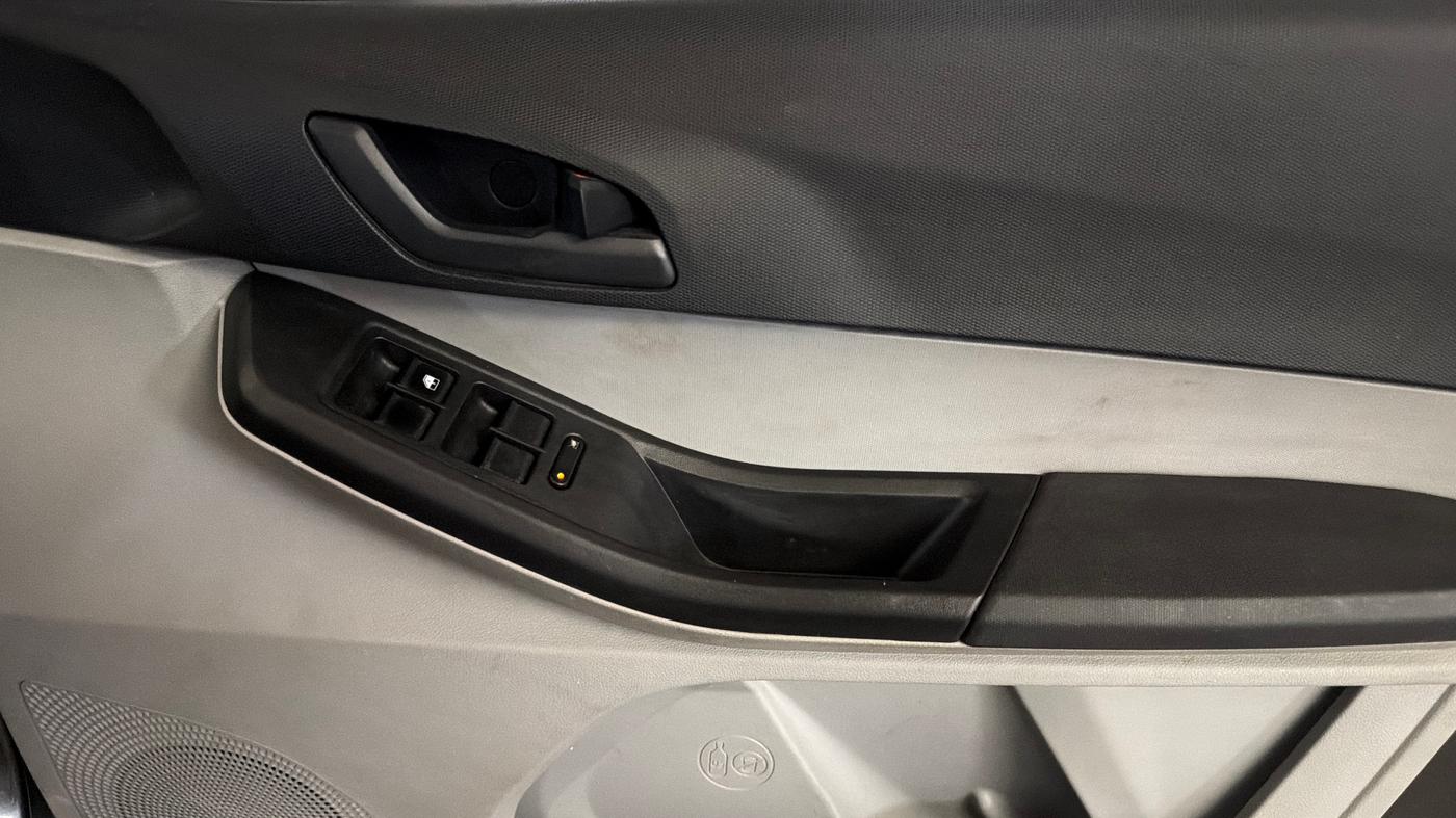 2023 Tata Tiago XT (O) PETROL, CNG, Manual, 49,591 km, Driver Side Door Panels Control