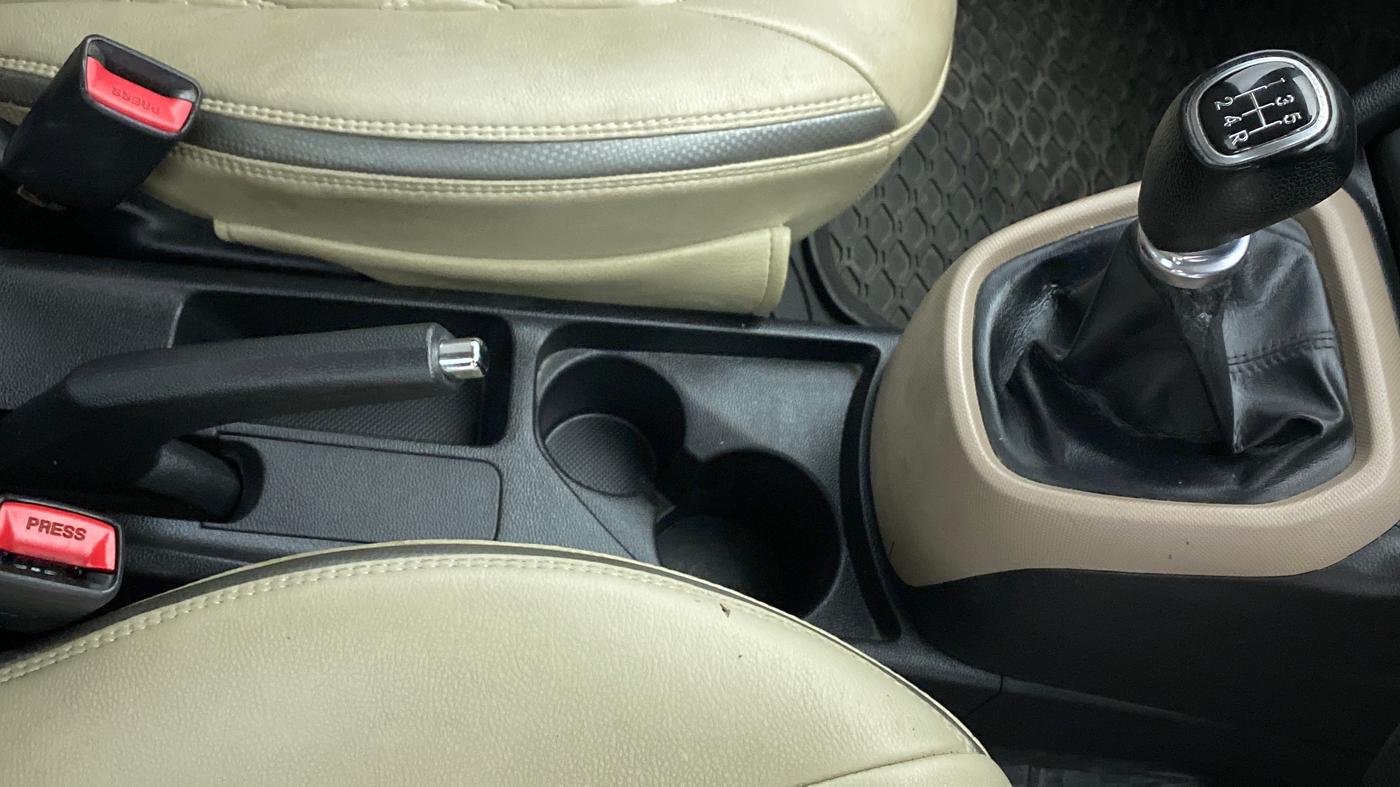 2014 Hyundai Xcent S 1.2, Petrol, Manual, 80,231 km, Gear Lever