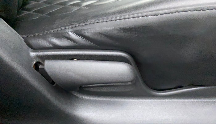 2015 Maruti Swift VXI, Petrol, Manual, 61,653 km, Driver Side Adjustment Panel