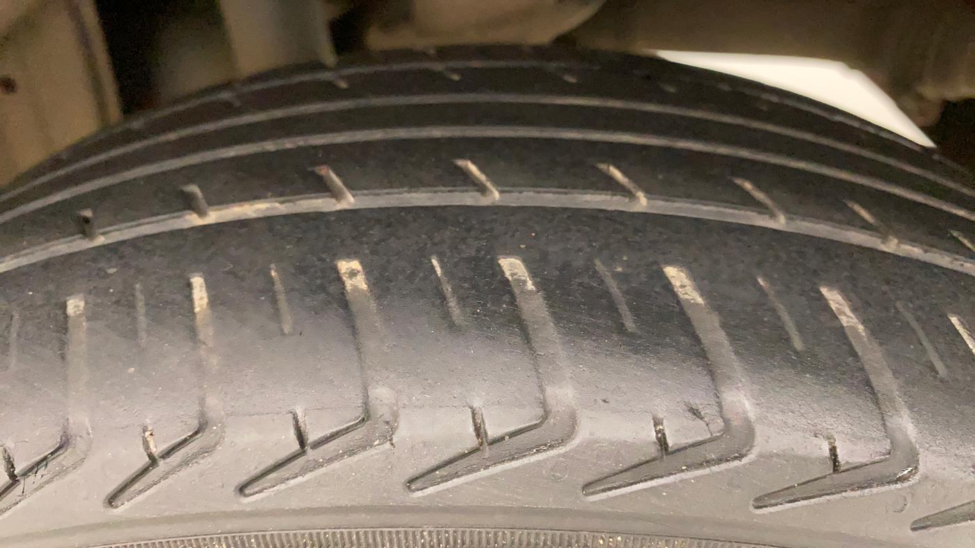 2014 Maruti Alto K10 VXI, Petrol, Manual, 1,22,892 km, Left Rear Tyre Tread