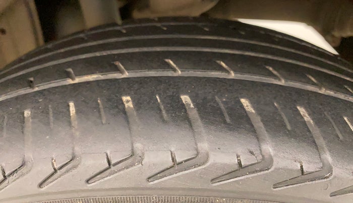 2014 Maruti Alto K10 VXI, Petrol, Manual, 1,22,892 km, Left Rear Tyre Tread