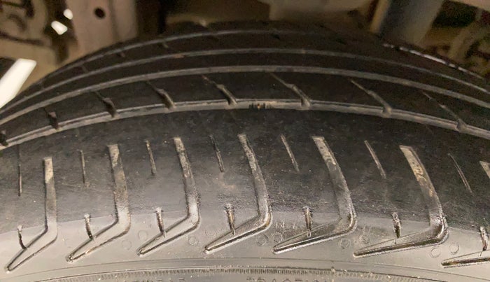 2014 Maruti Alto K10 VXI, Petrol, Manual, 1,22,892 km, Right Rear Tyre Tread